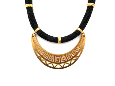 Collar Athena Negro Dorado